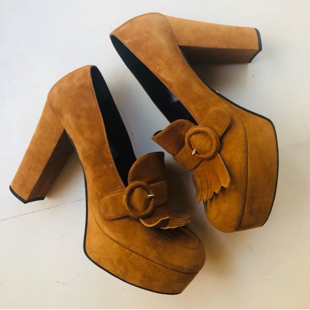 Prada Pumps